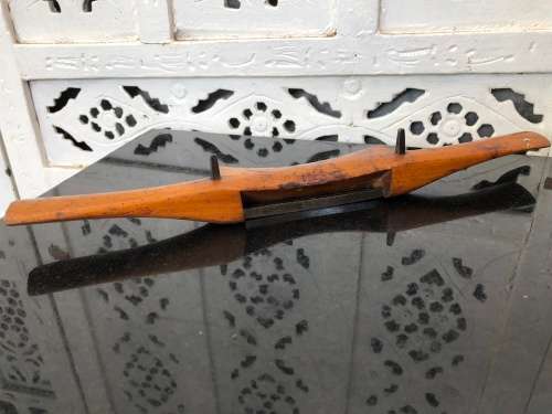 WOW !!! OLD SCHOOL VINTAGE SPOKESHAVE - USED BUT STILL IN WORKING ORDER