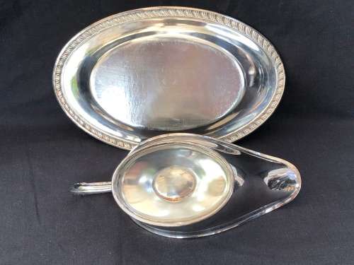 WOW !!! GORGEOUS SILVER PLATED GRAVY BOAT ON A TRAY - IN EXCELLENT CONDITION