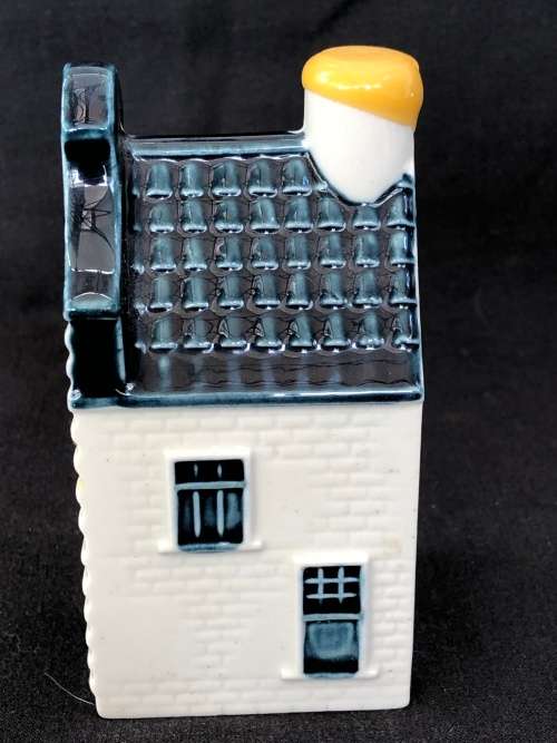 WOW !!! VINTAGE DELFT KLM HOUSE No 36 - SEALED AND STILL FULL - IN PRISTINE CONDITION