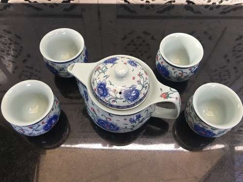 Lovely Chinese Porcelain Kung Fu Tea Set With double walled Cups and Tea Pot with infuser.
