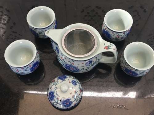 Lovely Chinese Porcelain Kung Fu Tea Set With double walled Cups and Tea Pot with infuser.