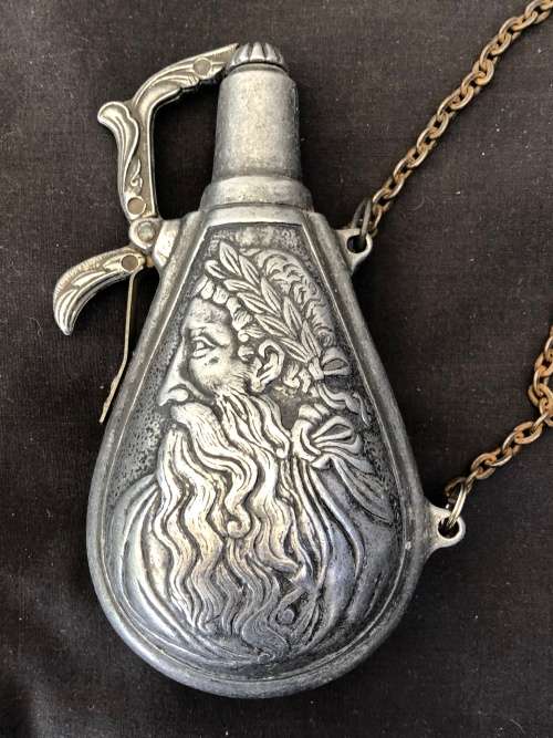 WOW !!! STUNNING VINTAGE PEWTER POWDER FLASK WITH EXCEPTIONAL DETAILS