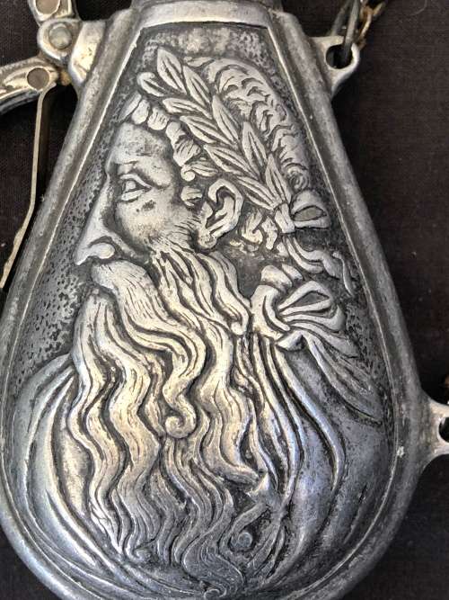 WOW !!! STUNNING VINTAGE PEWTER POWDER FLASK WITH EXCEPTIONAL DETAILS