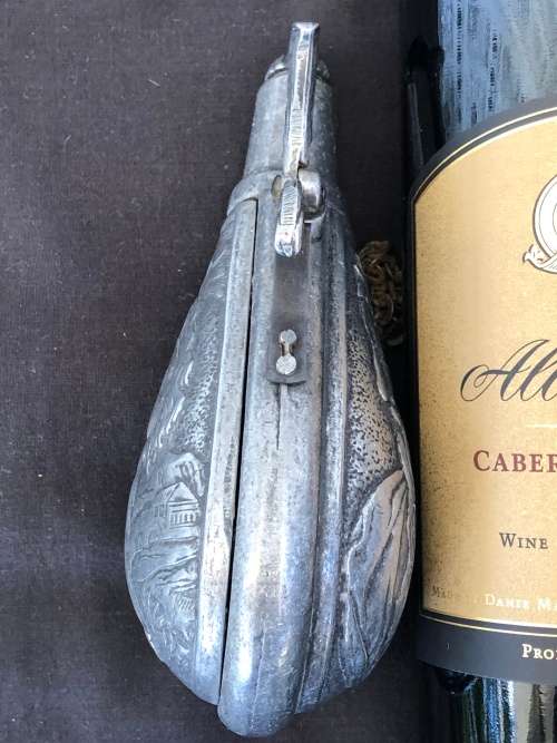 WOW !!! STUNNING VINTAGE PEWTER POWDER FLASK WITH EXCEPTIONAL DETAILS