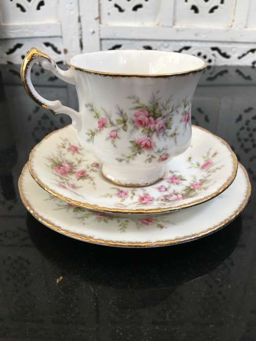 Delightful Vintage  Paragon "Victoriana Rose" By Appointment to Her Majesty The Queen. Tea Trio