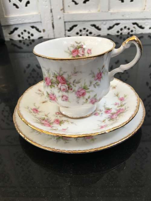Delightful Vintage  Paragon "Victoriana Rose" By Appointment to Her Majesty The Queen. Tea Trio