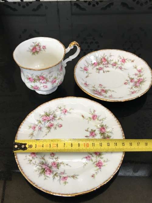 Delightful Vintage  Paragon "Victoriana Rose" By Appointment to Her Majesty The Queen. Tea Trio