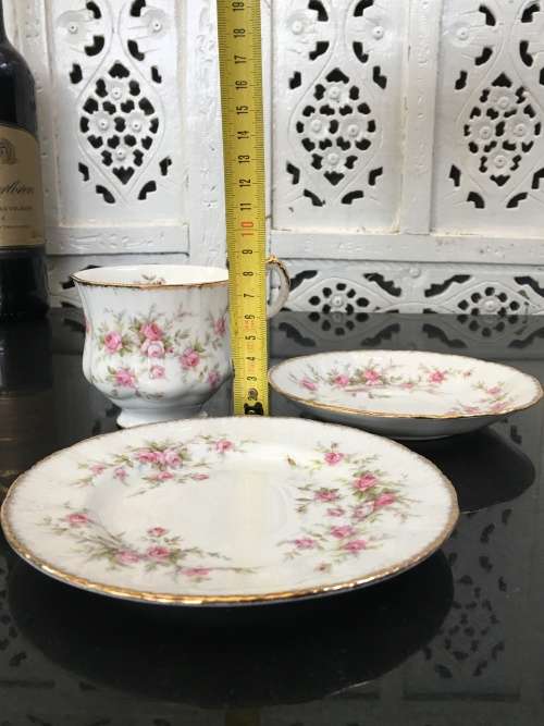 Delightful Vintage  Paragon "Victoriana Rose" By Appointment to Her Majesty The Queen. Tea Trio