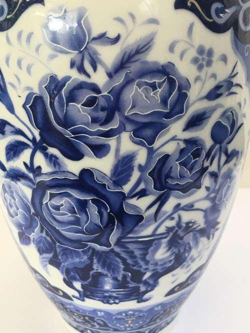 Beautiful Vintage Japan Imperial Imari Blue & White Fine Porcelain Vase with Stamp & BWA Sticker