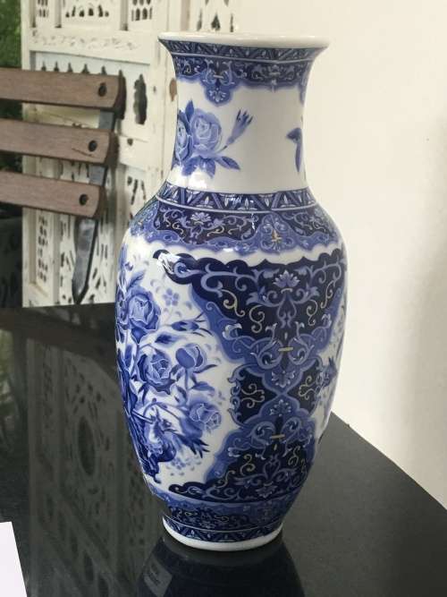 Beautiful Vintage Japan Imperial Imari Blue & White Fine Porcelain Vase with Stamp & BWA Sticker