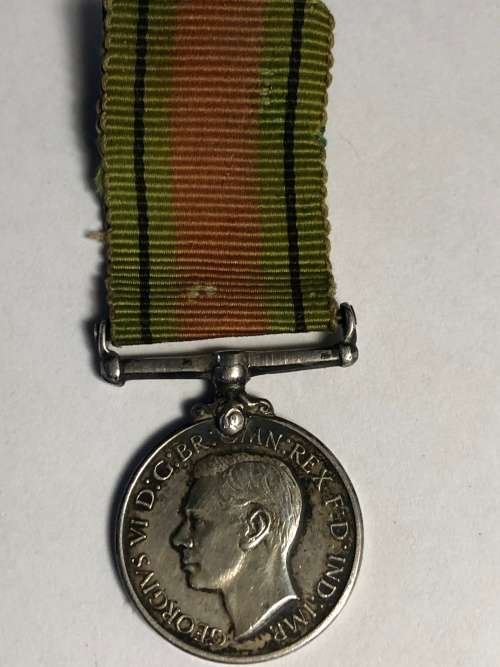 STERLING SILVER KING GEORGE VI - 1939 TO 1945 WW2 DEFENCE MINI MEDAL COMPLETE WITH THE RIBBON 7.1g
