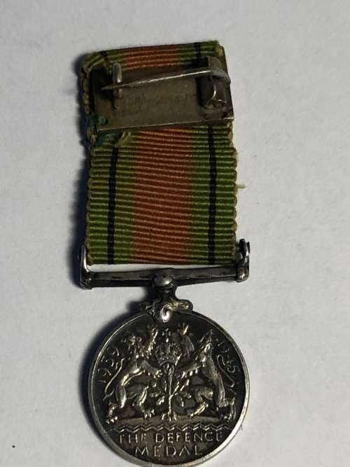 STERLING SILVER KING GEORGE VI - 1939 TO 1945 WW2 DEFENCE MINI MEDAL COMPLETE WITH THE RIBBON 7.1g