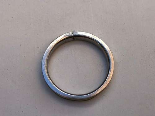 .925 STERLING SILVER RING WITH MOP INLAY - SIZE P - 1.38 grams - NO MARKINGS BUT TESTED POSITIVE