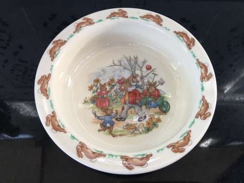 Delightful Collectible Royal Doulton Bunnykins English Fine Bone China Cereal Bowl 15.5 cm