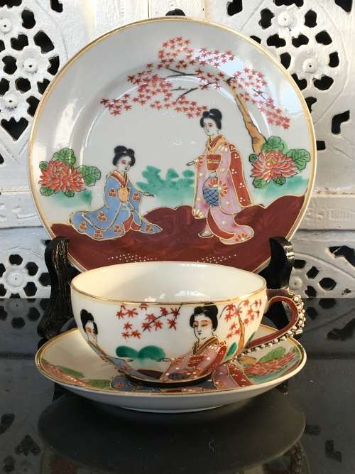 Lovely Japanese Kutani Moriage Geisha Lithophane Tea Trio, Theme, Tea Down by The River. Pre 1945s