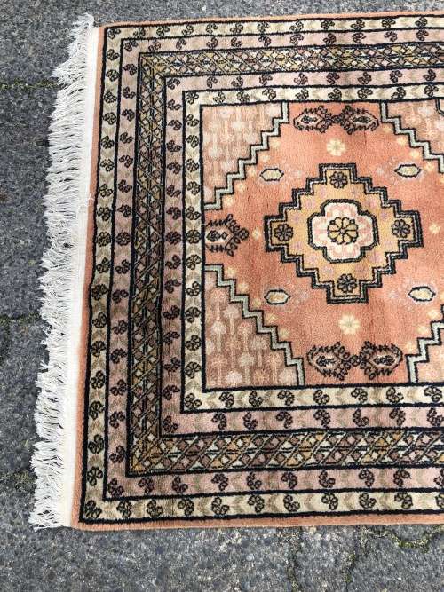 WOW!! GORGEOUS VINTAGE MORI BOKHARA PURE WOOL PERSIAN CARPET - EXCELLENT CONDITION - 1120 X 1830mm