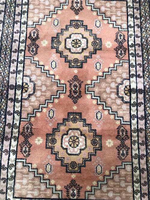 WOW!! GORGEOUS VINTAGE MORI BOKHARA PURE WOOL PERSIAN CARPET - EXCELLENT CONDITION - 1120 X 1830mm