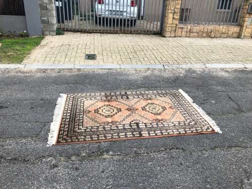 WOW!! GORGEOUS VINTAGE MORI BOKHARA PURE WOOL PERSIAN CARPET - EXCELLENT CONDITION - 1120 X 1830mm