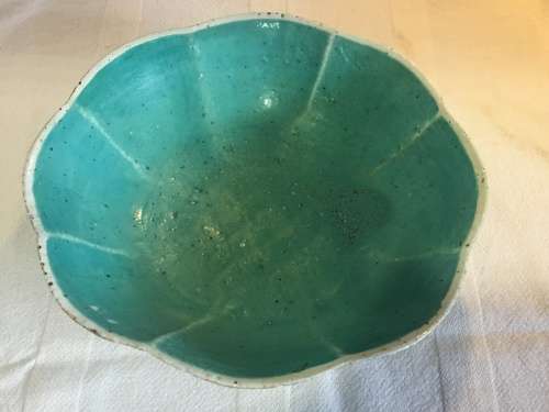 Antique Chinese Tongzhi or early Guangxu period Hand made and Decorated Dish
