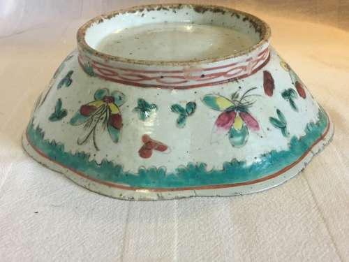 Antique Chinese Tongzhi or early Guangxu period Hand made and Decorated Dish