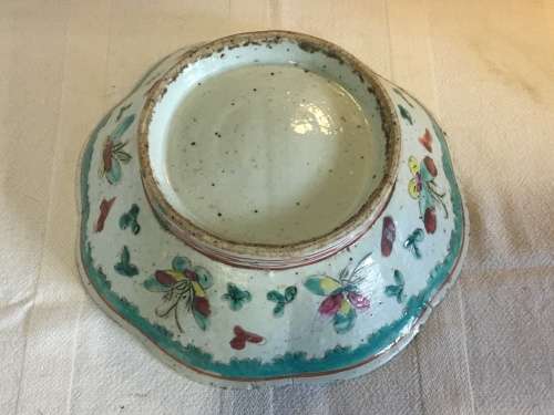 Antique Chinese Tongzhi or early Guangxu period Hand made and Decorated Dish