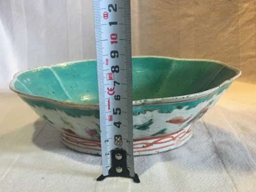 Antique Chinese Tongzhi or early Guangxu period Hand made and Decorated Dish