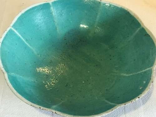 Antique Chinese Tongzhi or early Guangxu period Hand made and Decorated Dish