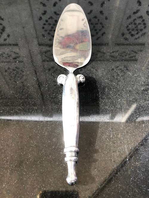 WOW !!! VINTAGE CARROL BOYES PEWTER CAKE LIFTER