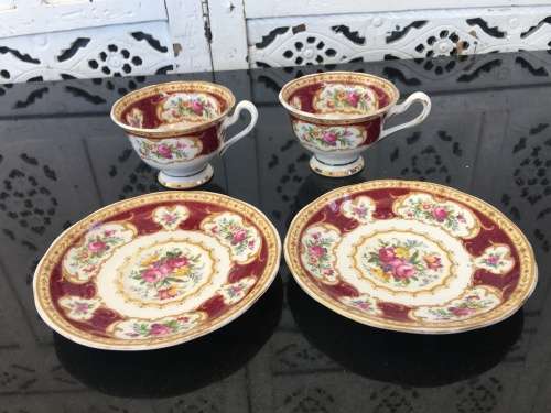 Delightful Lady Hamilton c1939-1945 Date Stamp Royal Albert Bone China England, Small Duos