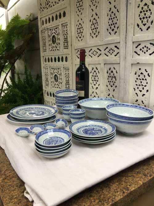 Lot 25 Piece Vintage c1980s Dated Chinese Dragon Rice Grain Pattern Porcelain Tableware set for 4s