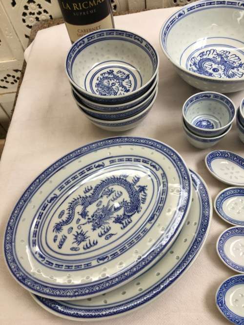 Lot 25 Piece Vintage c1980s Dated Chinese Dragon Rice Grain Pattern Porcelain Tableware set for 4s