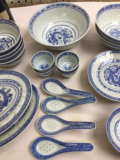 Lot 25 Piece Vintage c1980s Dated Chinese Dragon Rice Grain Pattern Porcelain Tableware set for 4s