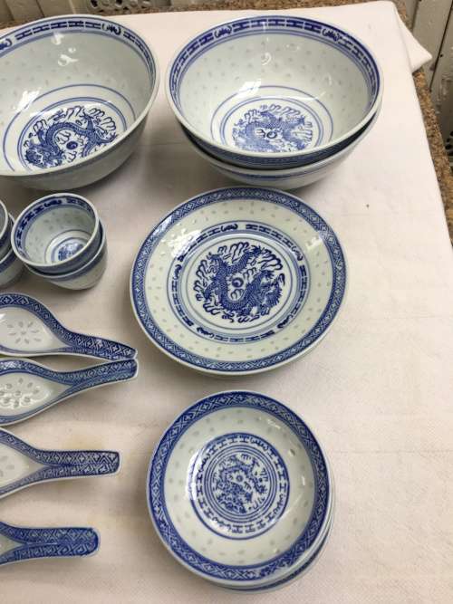 Lot 25 Piece Vintage c1980s Dated Chinese Dragon Rice Grain Pattern Porcelain Tableware set for 4s