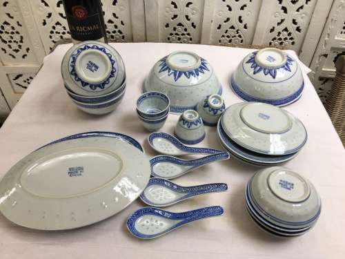 Lot 25 Piece Vintage c1980s Dated Chinese Dragon Rice Grain Pattern Porcelain Tableware set for 4s