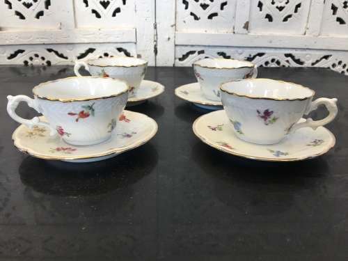 Set of 4 Delightful Old Italian Richard Ginori Designer of Fine China Petite Cups & Saucer. Mint