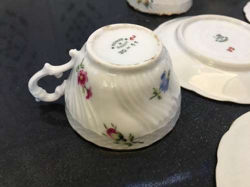 Set of 4 Delightful Old Italian Richard Ginori Designer of Fine China Petite Cups & Saucer. Mint