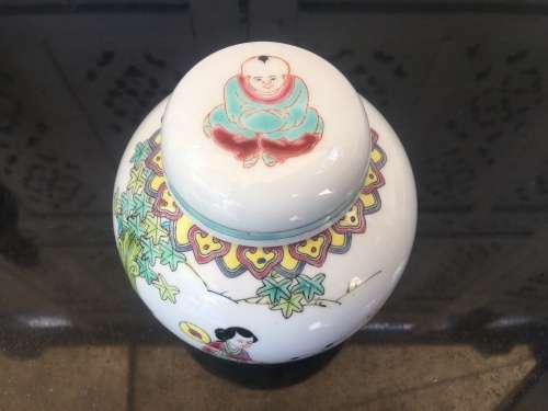 Chinese Zhongguo Jingdezhen Zhi c1970s mark- Famille Verte Children Playing 12 cm Lidded Ginger Jar