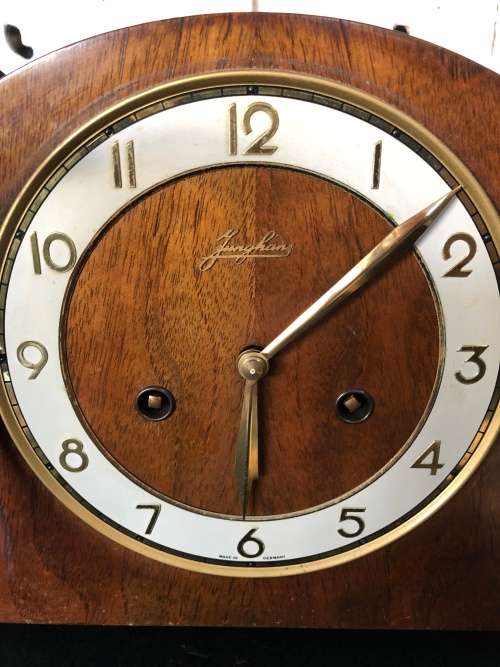 WOW !! GORGEOUS JUNGHANS VINTAGE WOODEN CASED MANTLE CLOCK WORKING 100% WITH THE KEY