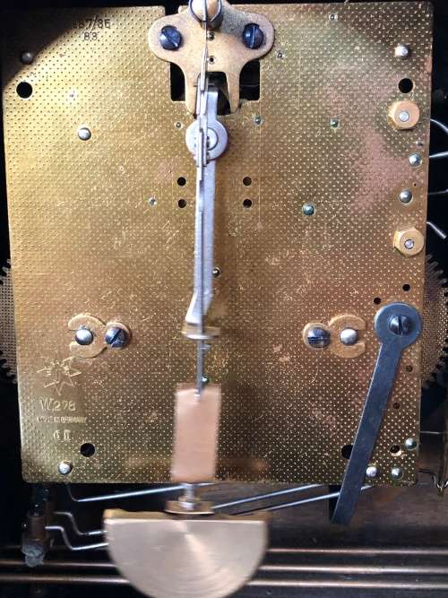 WOW !! GORGEOUS JUNGHANS VINTAGE WOODEN CASED MANTLE CLOCK WORKING 100% WITH THE KEY