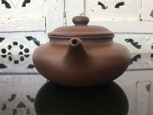 Collectible Chinese "Gu Jing Zhou Zi" Marked Yixing Zisha Clay Traditional Quality Tea Pot.