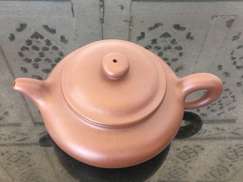 Collectible Chinese "Gu Jing Zhou Zi" Marked Yixing Zisha Clay Traditional Quality Tea Pot.