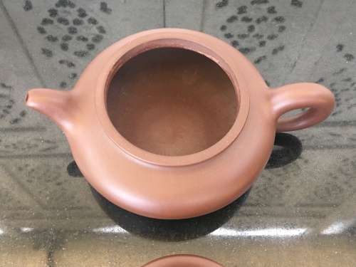 Collectible Chinese "Gu Jing Zhou Zi" Marked Yixing Zisha Clay Traditional Quality Tea Pot.
