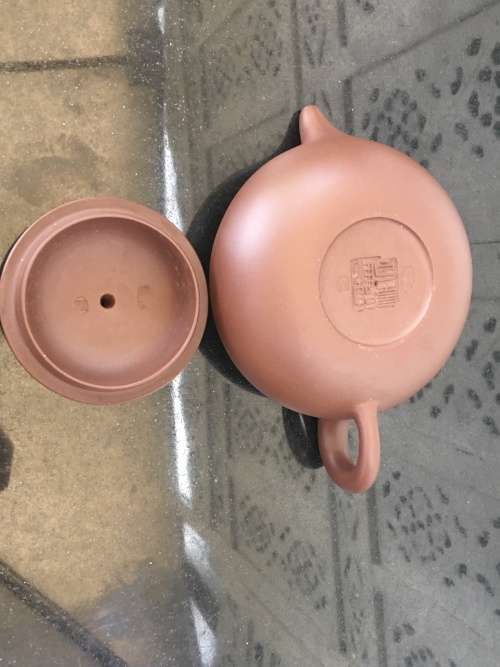 Collectible Chinese "Gu Jing Zhou Zi" Marked Yixing Zisha Clay Traditional Quality Tea Pot.