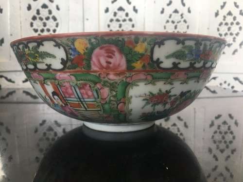 Antique Chinese Export Famille Rose Medalion Canton Porcelain 20 cm Bowl  Marked China