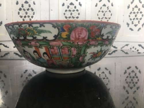 Antique Chinese Export Famille Rose Medalion Canton Porcelain 20 cm Bowl  Marked China