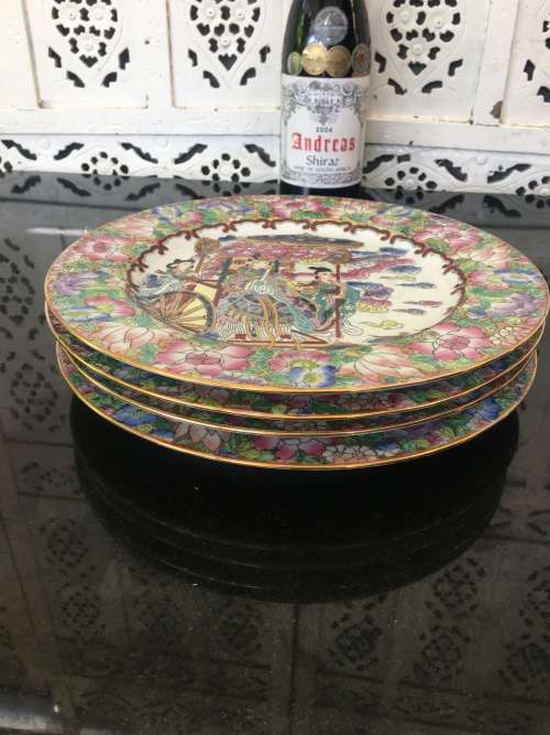 Lot of 4 Lovely Chinese Export Famille Rose Canton Porcelain 26 cm Qianlong Mark Plates .