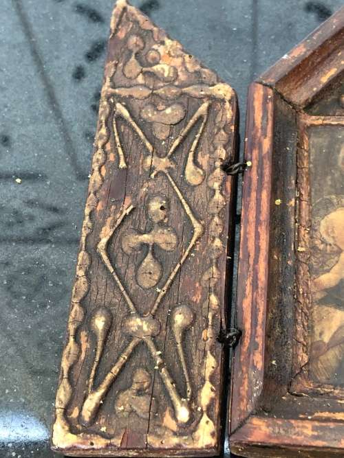 WOW !!! ANTIQUE - POSSIBLY 18th CENTURY, RUSSIAN ORTHODOX ICON HINGED TRAVELLING SHRINE