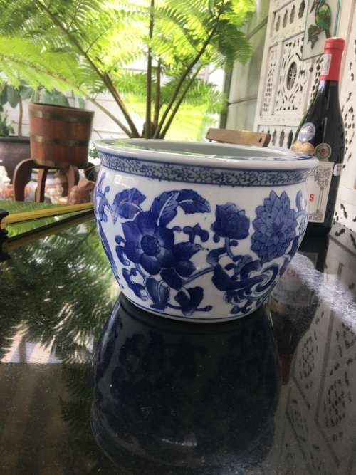 Beautiful Chinese Under Glaze Blue Ming Style Jardiniere/Plant Holder.