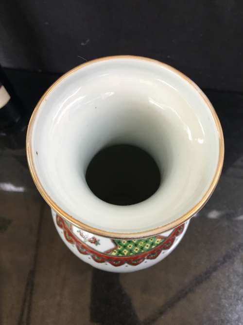 Lovely Large Vintage Chinese Zhongguo Jingdezhen Zhi Marked Floral & Insects Painted Vase