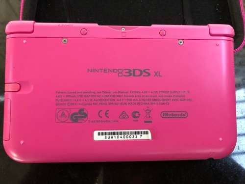 WOW !! NINTENDO 3DS XL GAME CONSOLE IN PROTECTIVE CASE WITH CHARGER IN FULL WORKING ORDER